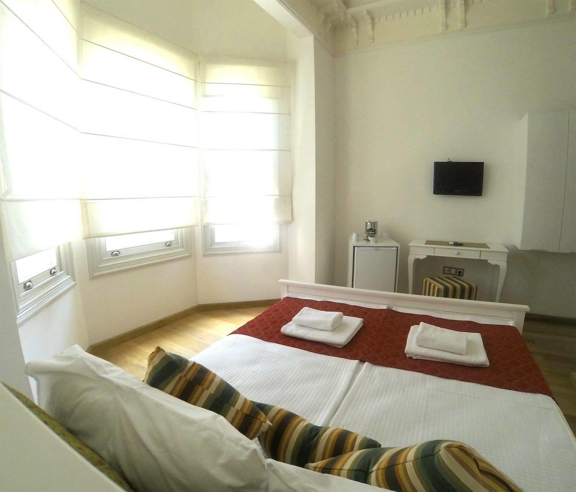 Pi Art Butik Otel Истанбул Екстериор снимка